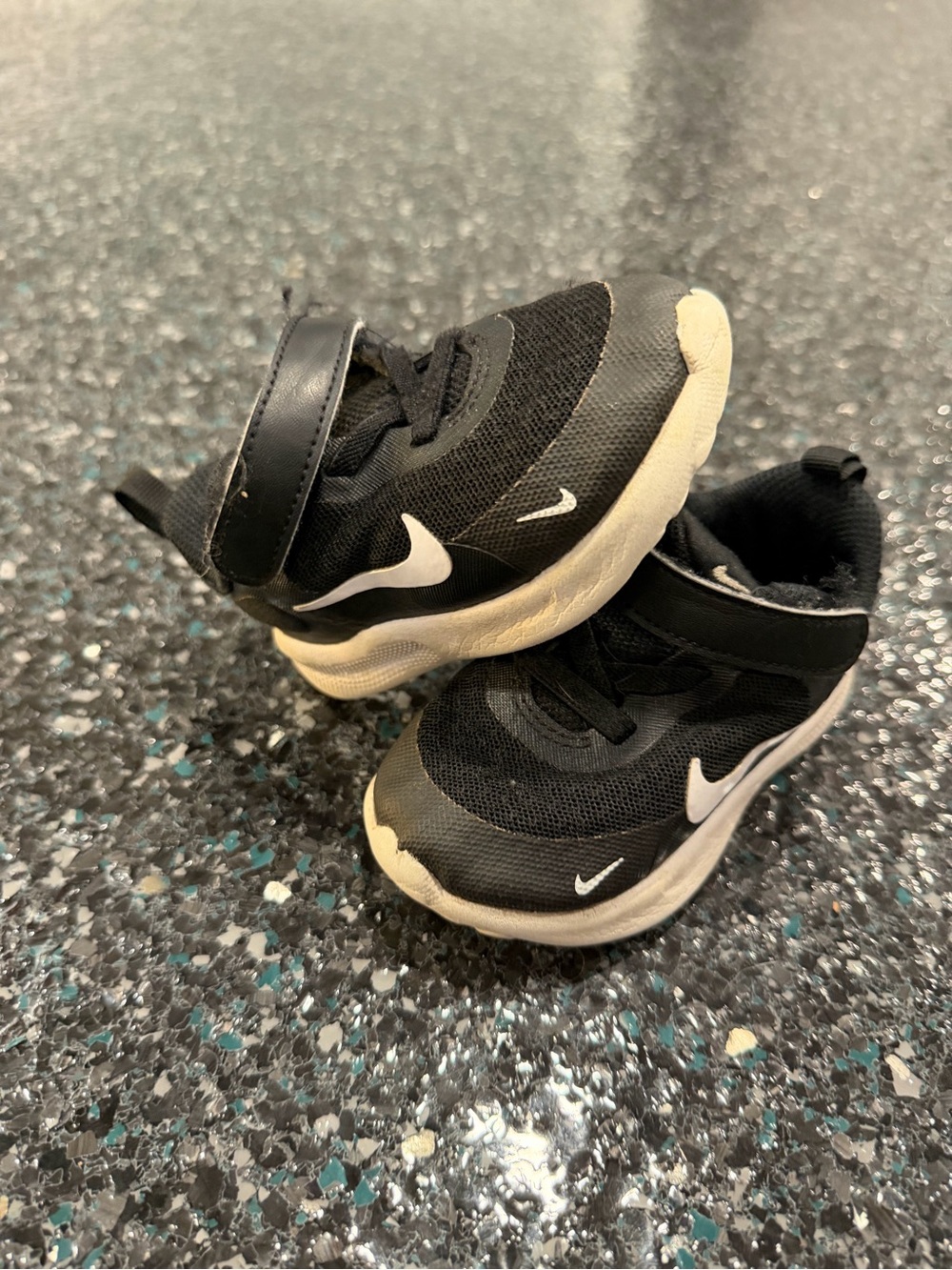 Nike Revolution Children's Size 5C Black Sneakers FB7691-003